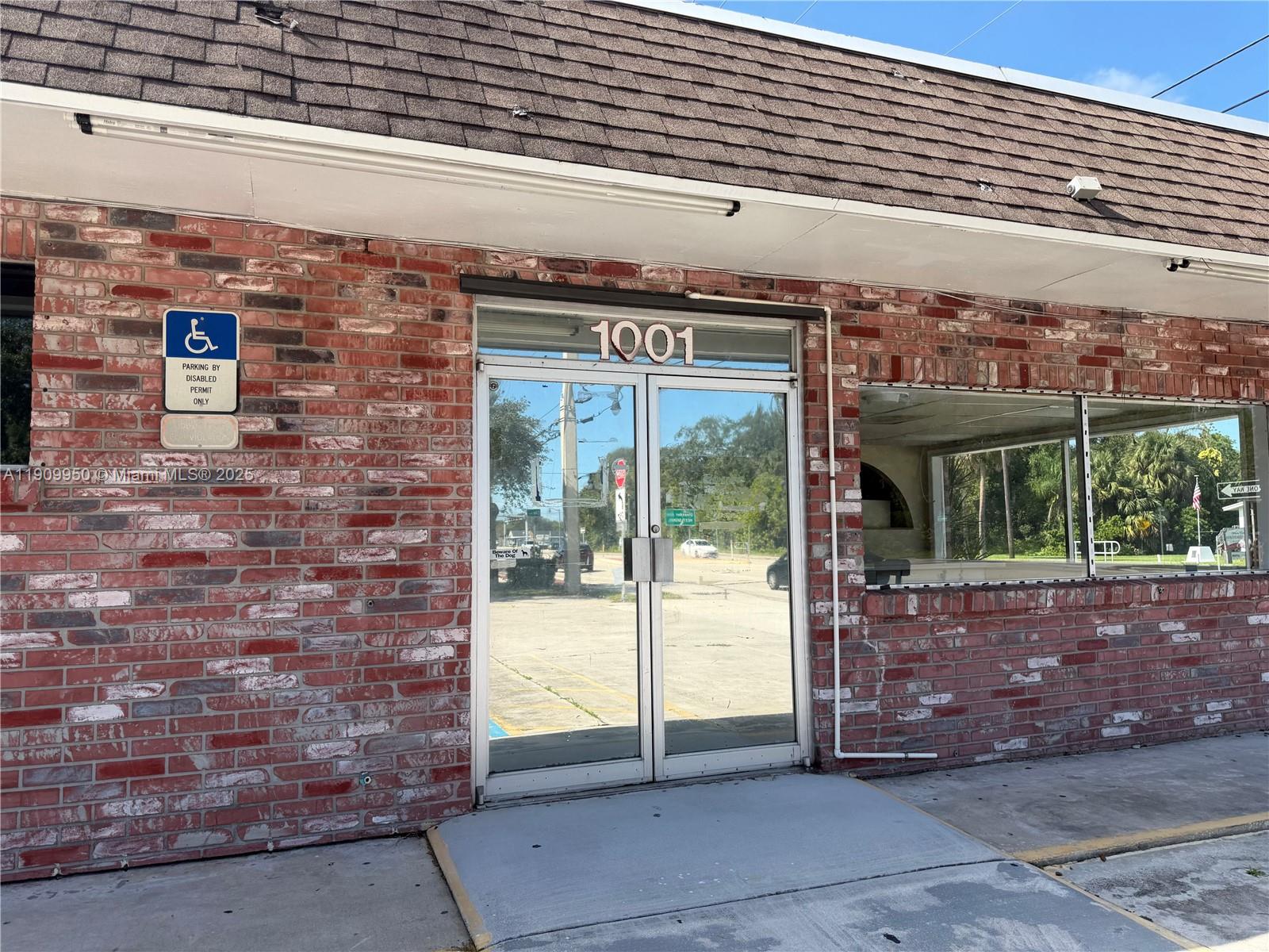 See details / sq. ft. $ 2025-11-06 0 Photo