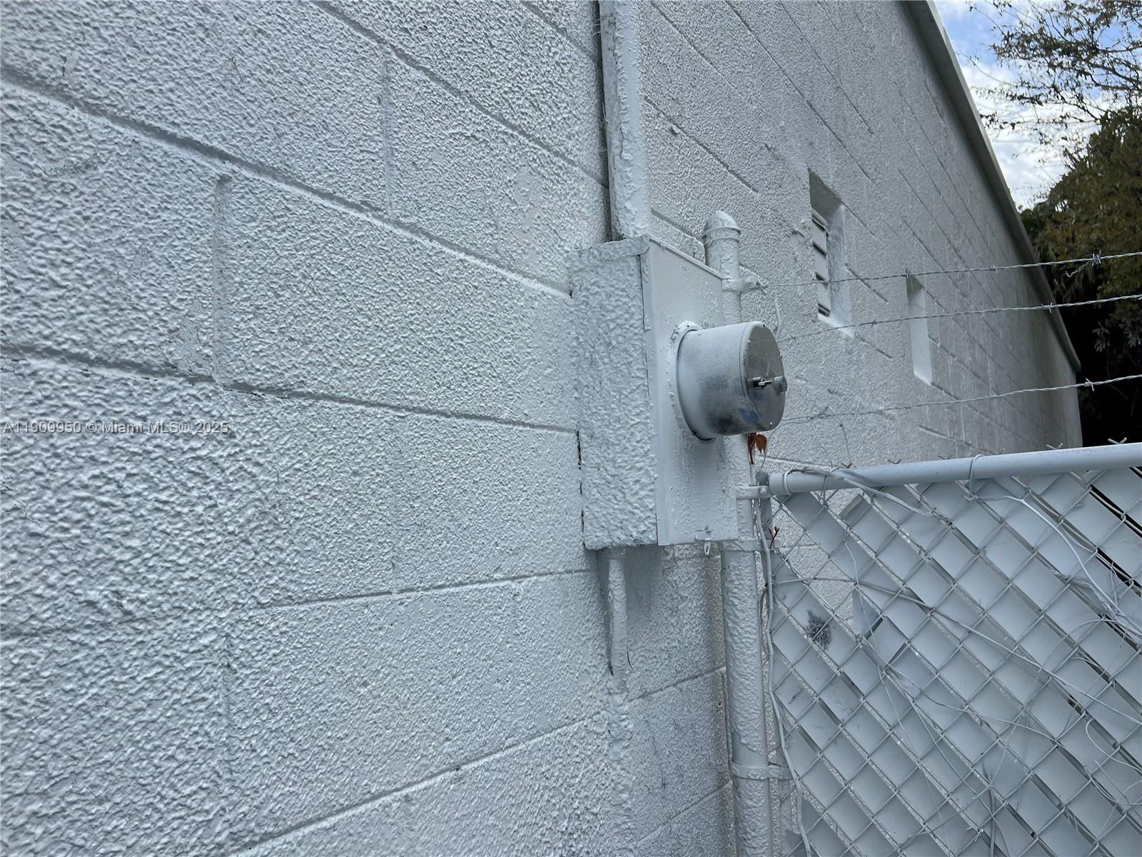 See details / sq. ft. $ 2025-11-06 0 Photo