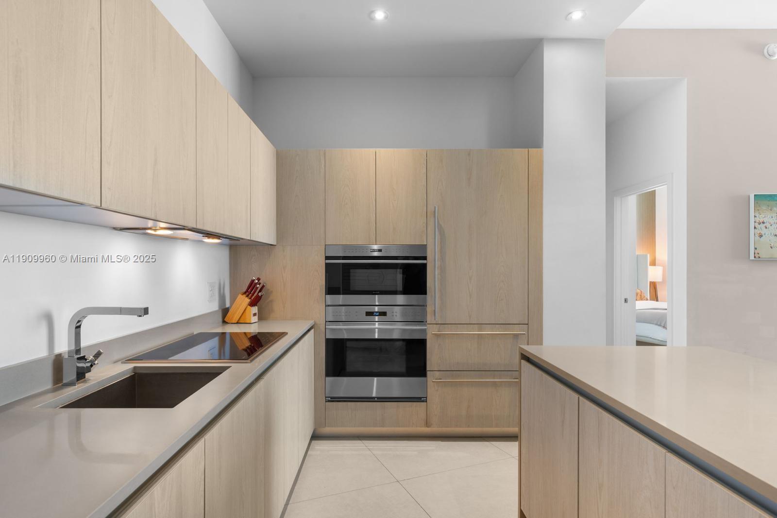 502 1 / 1 802 sq. ft. $ 2025-11-07 0 Photo