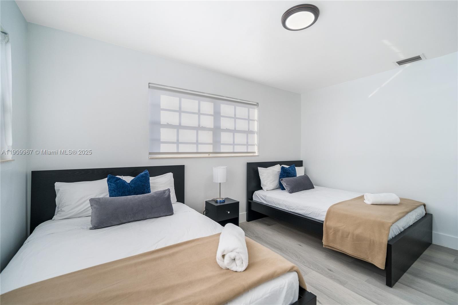   /  1350 sq. ft. $ 2025-11-07 0 Photo