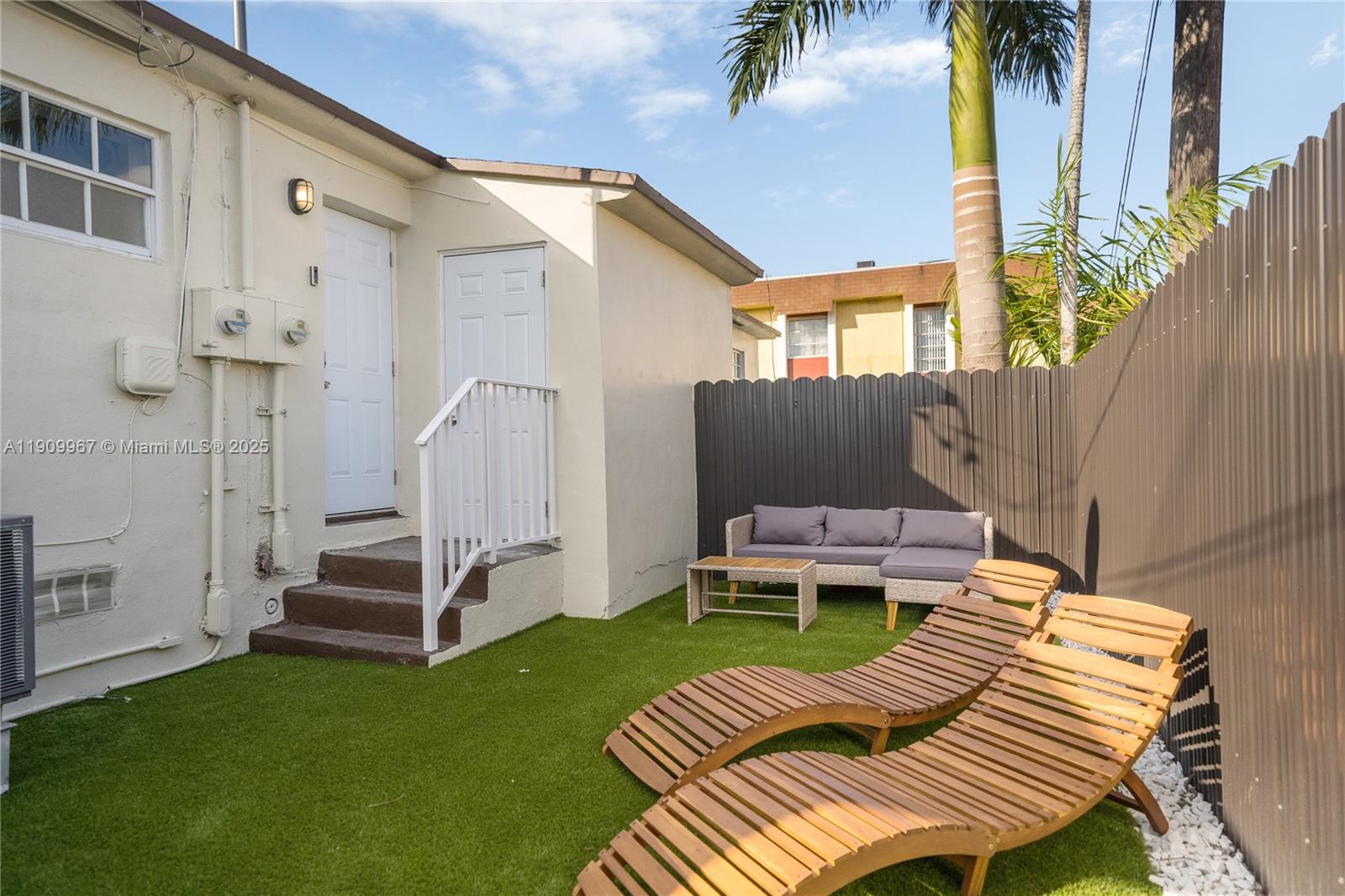   /  1350 sq. ft. $ 2025-11-07 0 Photo