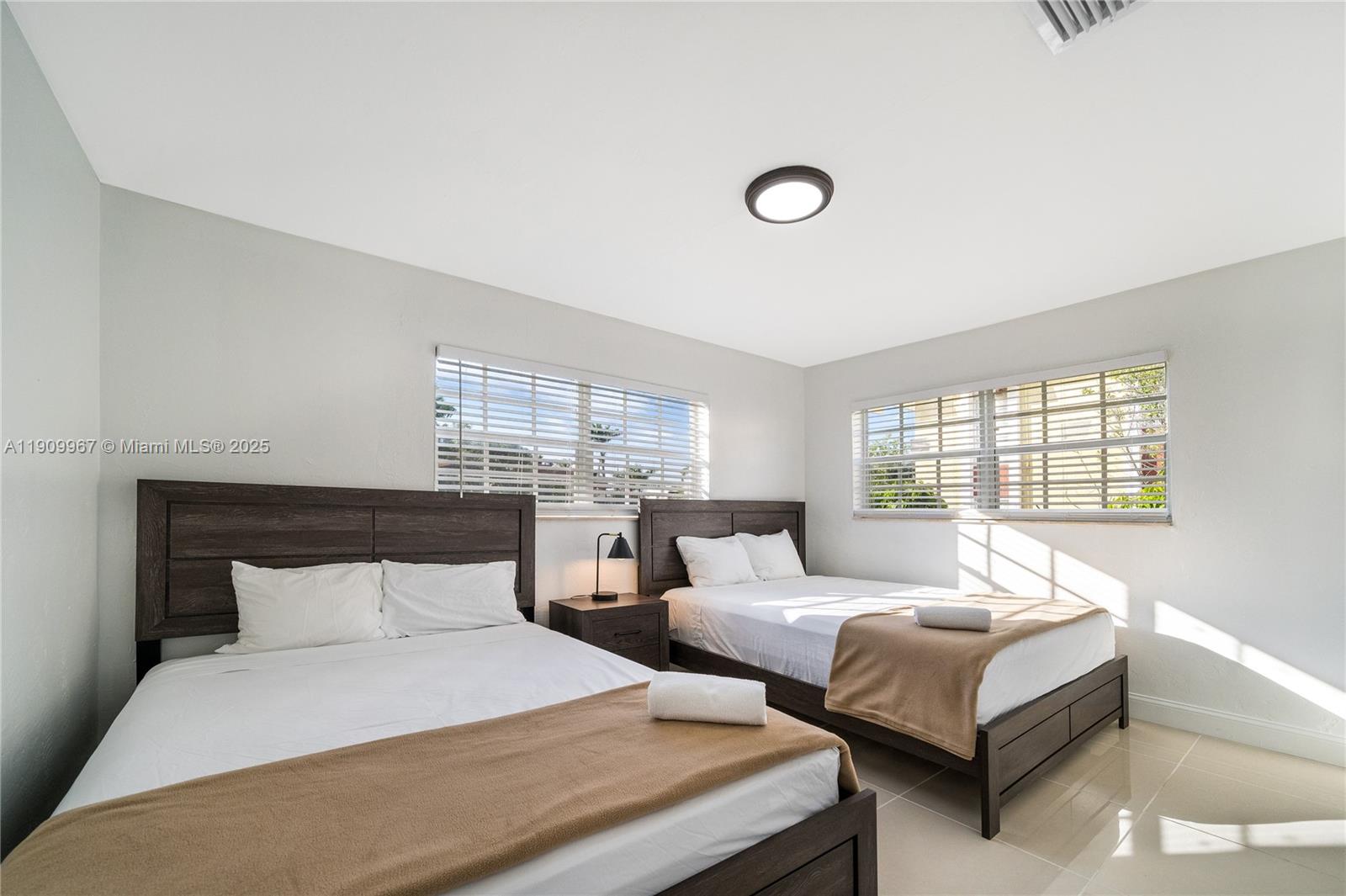   /  1350 sq. ft. $ 2025-11-07 0 Photo