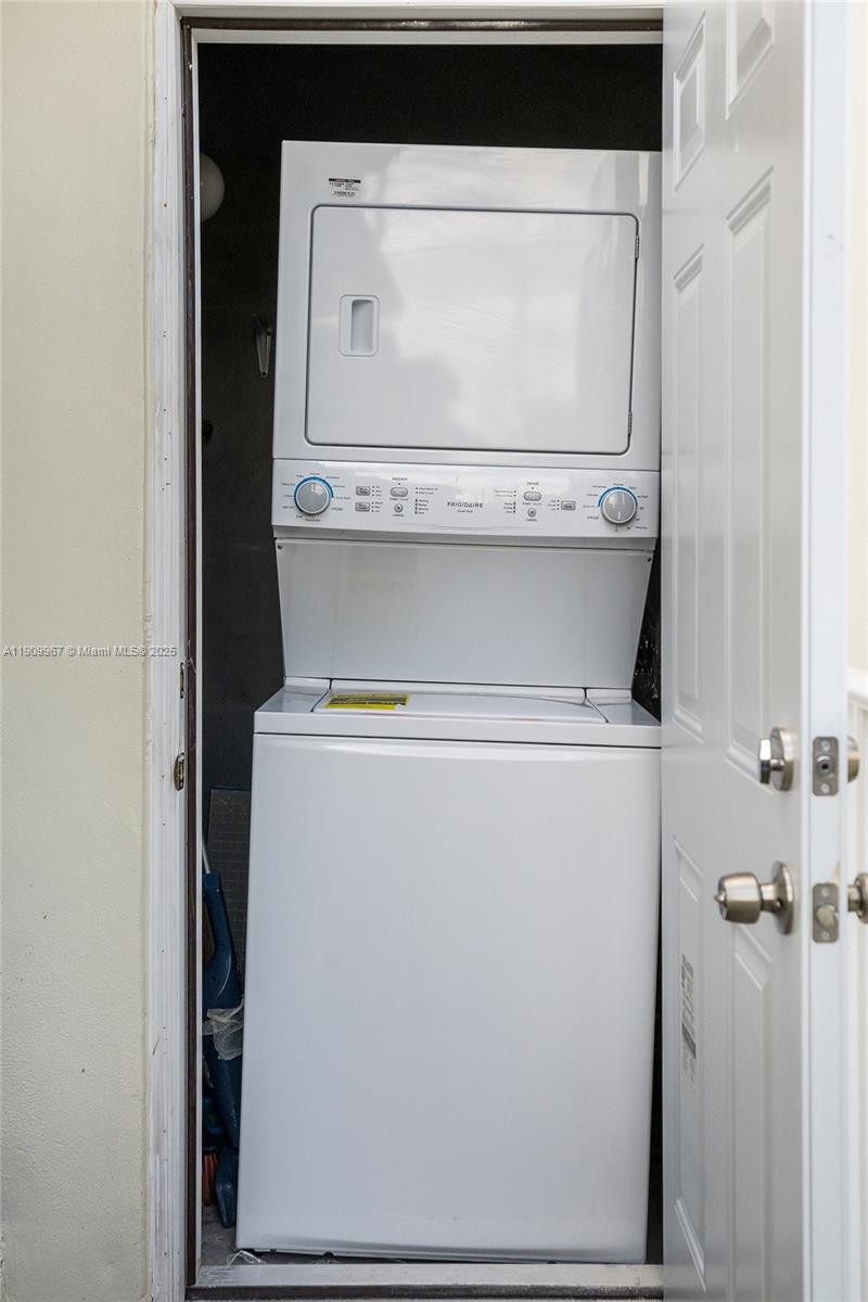   /  1350 sq. ft. $ 2025-11-07 0 Photo