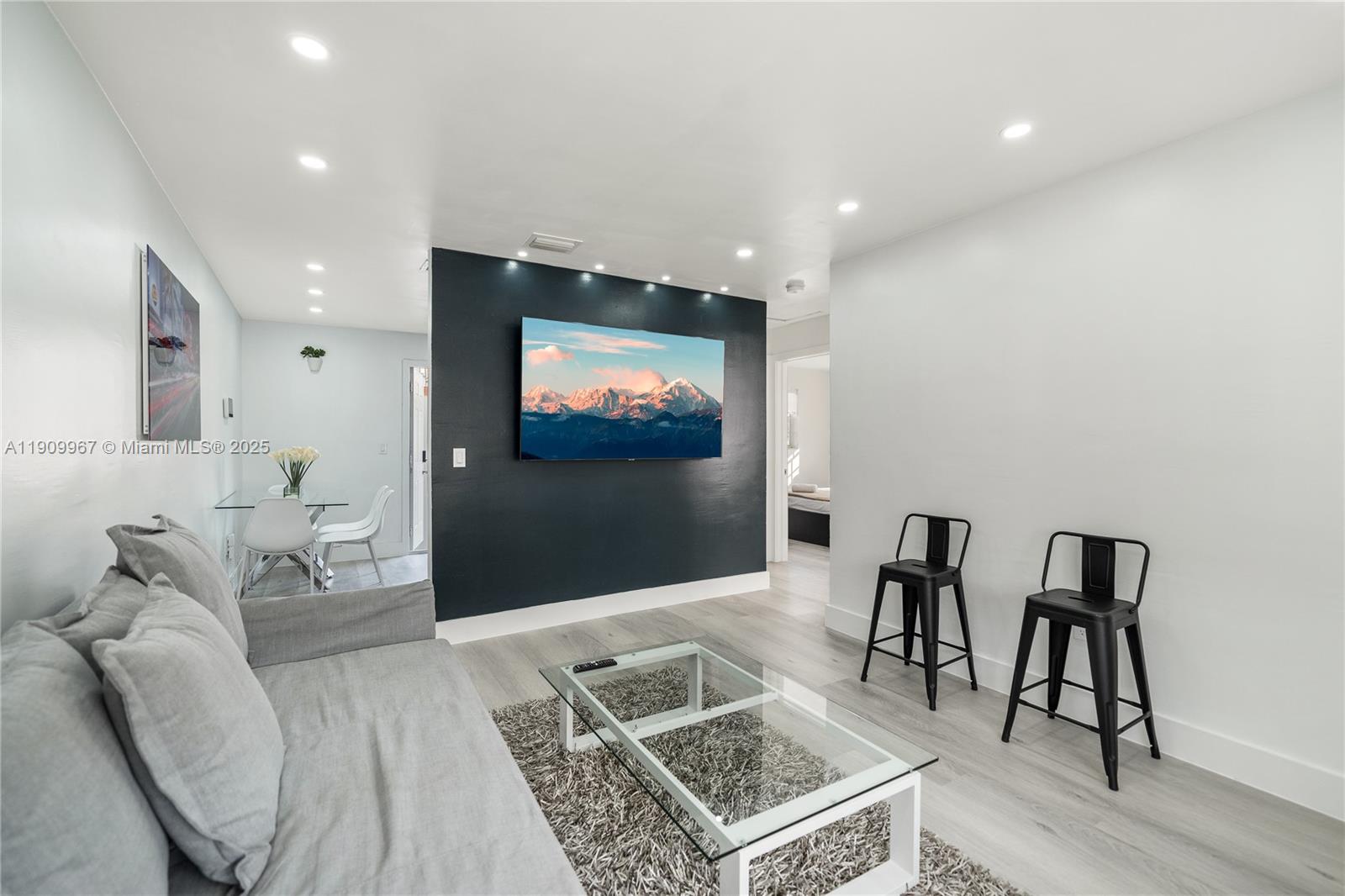   /  1350 sq. ft. $ 2025-11-07 0 Photo