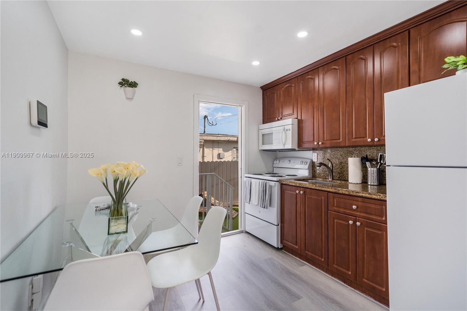   /  1350 sq. ft. $ 2025-11-07 0 Photo