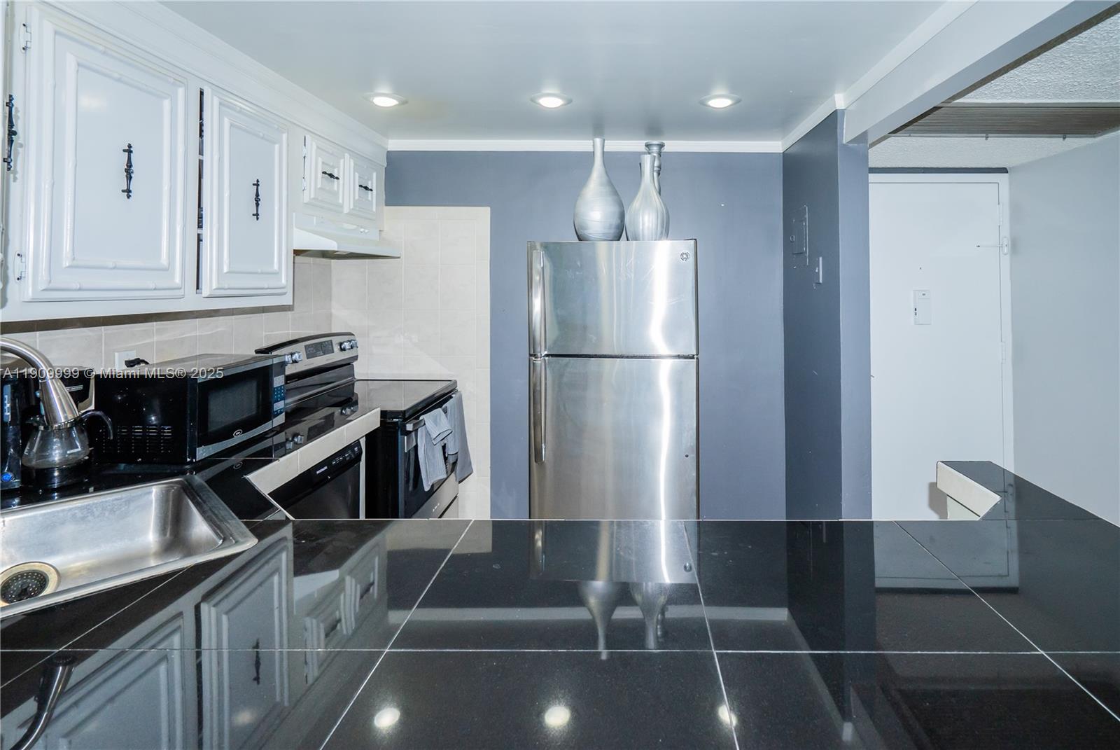 Photo of 501 Three Islands Blvd #517, Hallandale Beach, Florida, 33009 -