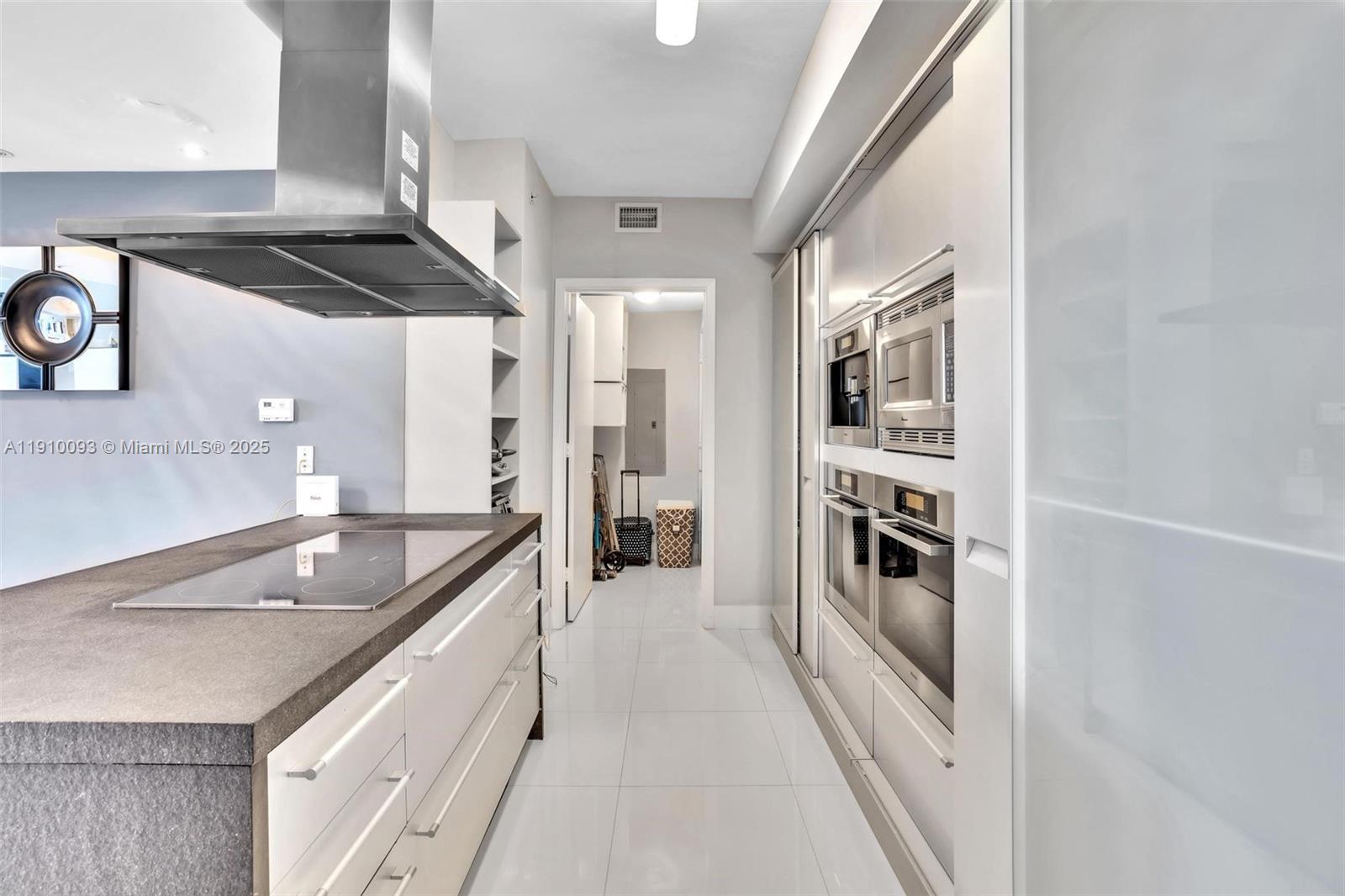 1502 2 / 3 1499 sq. ft. $ 2025-11-07 0 Photo