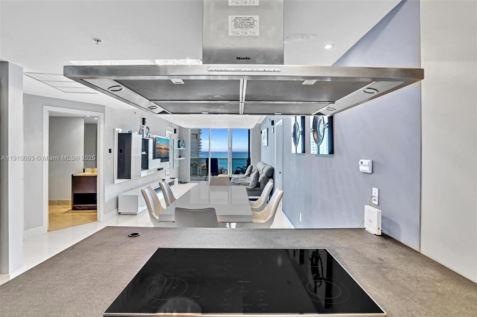 1502 2 / 3 1499 sq. ft. $ 2025-11-07 0 Photo