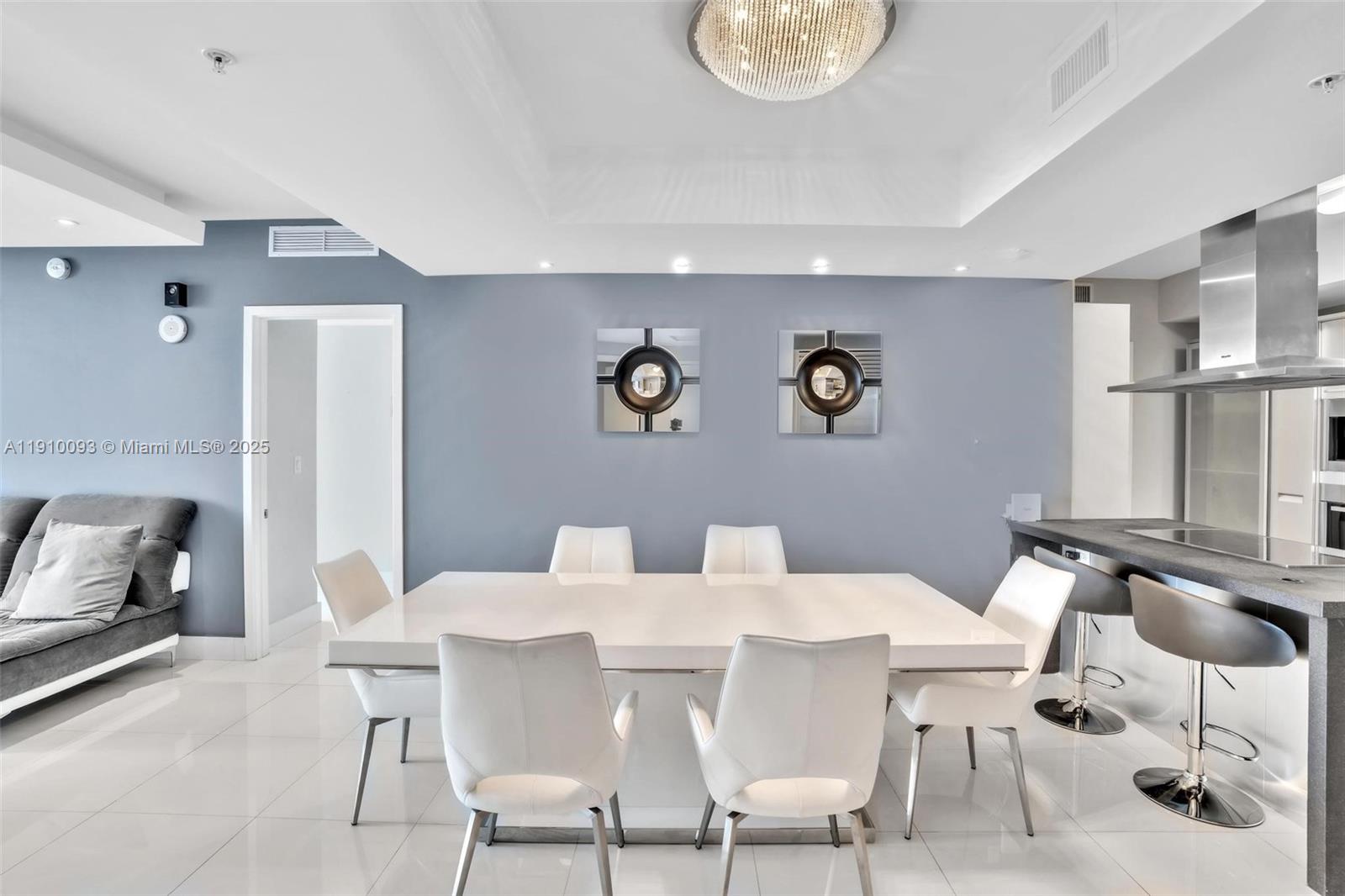 1502 2 / 3 1499 sq. ft. $ 2025-11-07 0 Photo