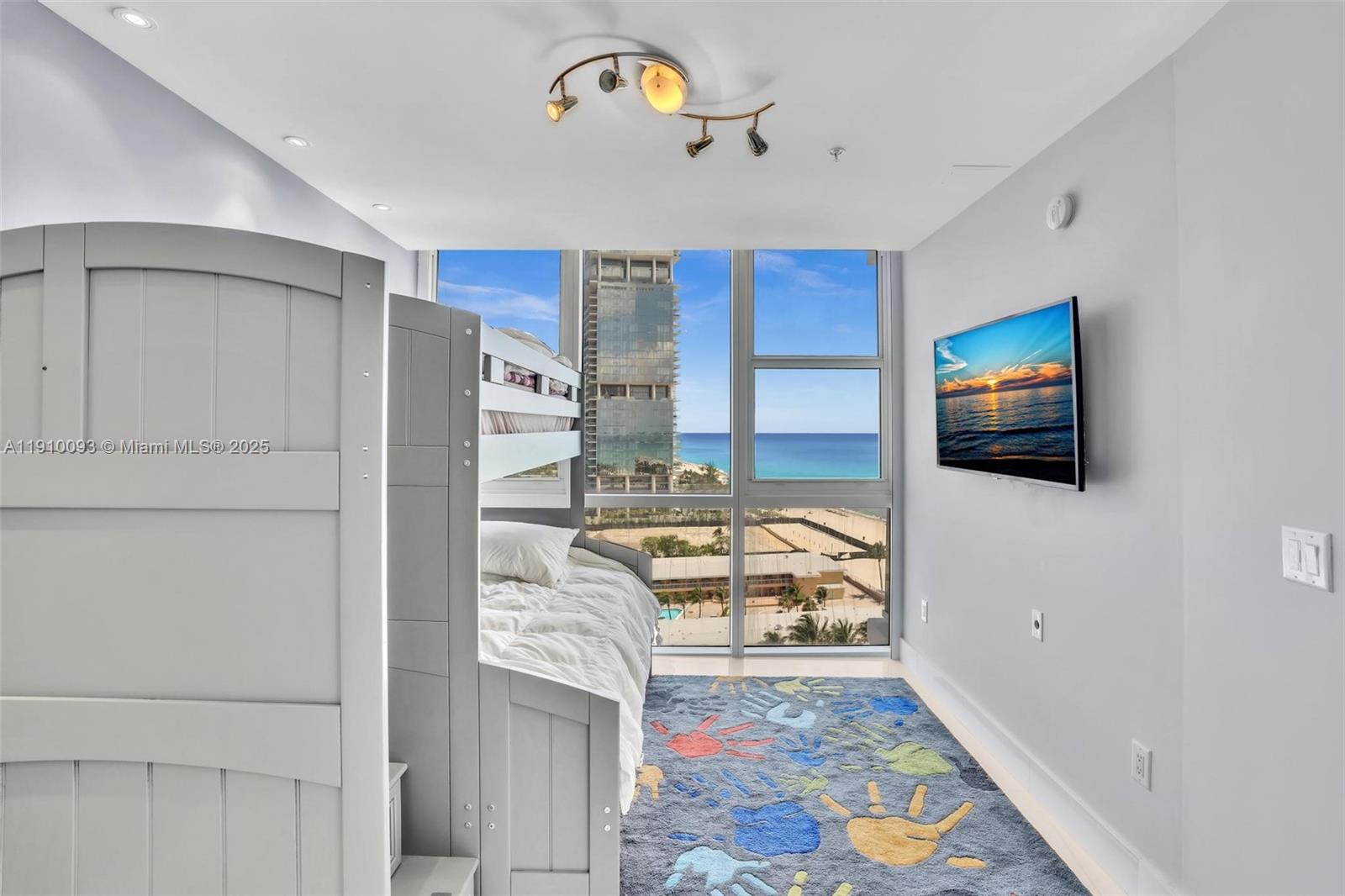 1502 2 / 3 1499 sq. ft. $ 2025-11-07 0 Photo