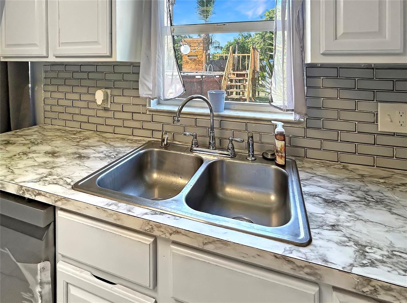 3043 3 / 2 1182 sq. ft. $ 2025-12-20 0 foto