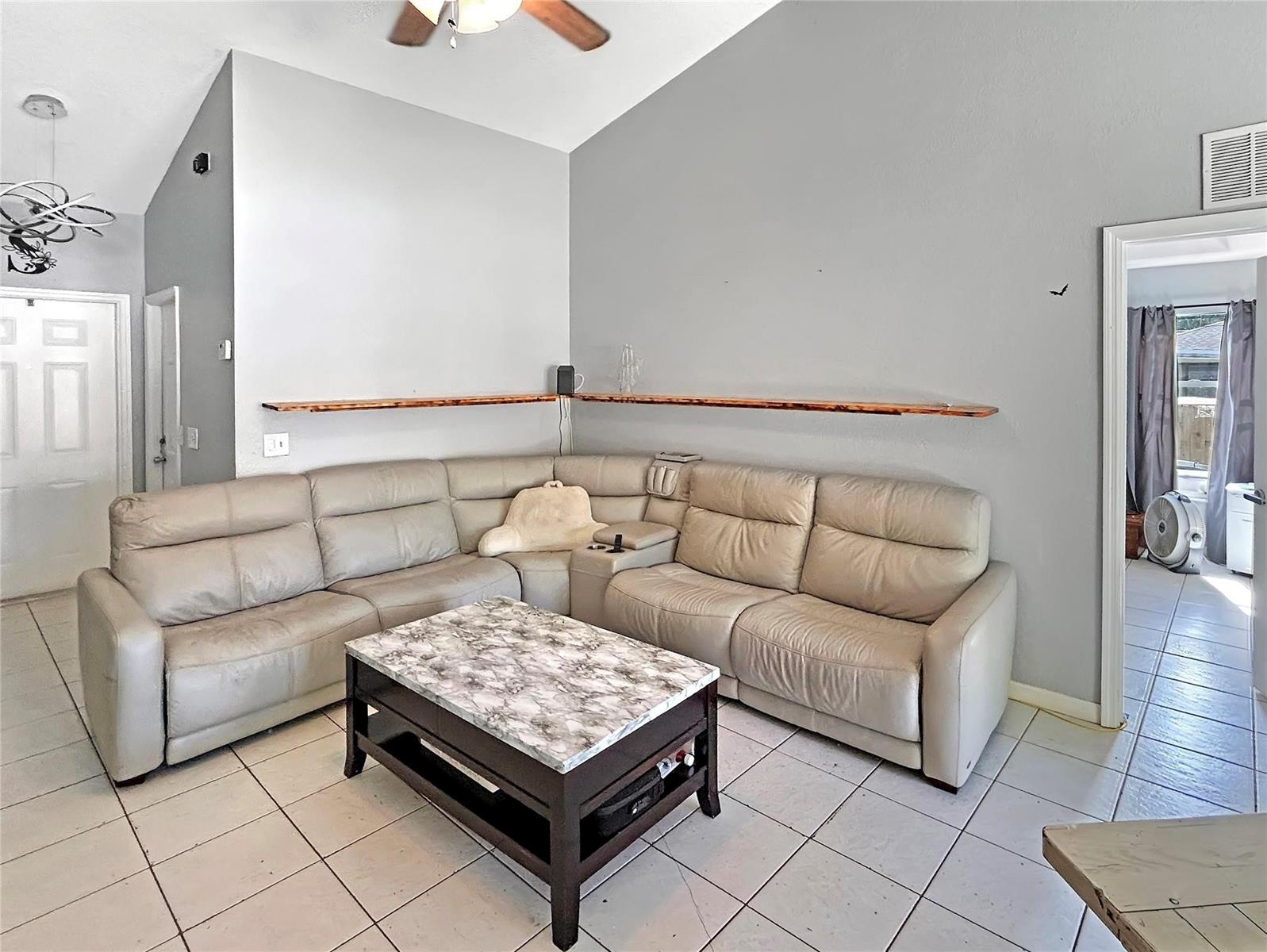 3043 3 / 2 1182 sq. ft. $ 2025-12-20 0 foto