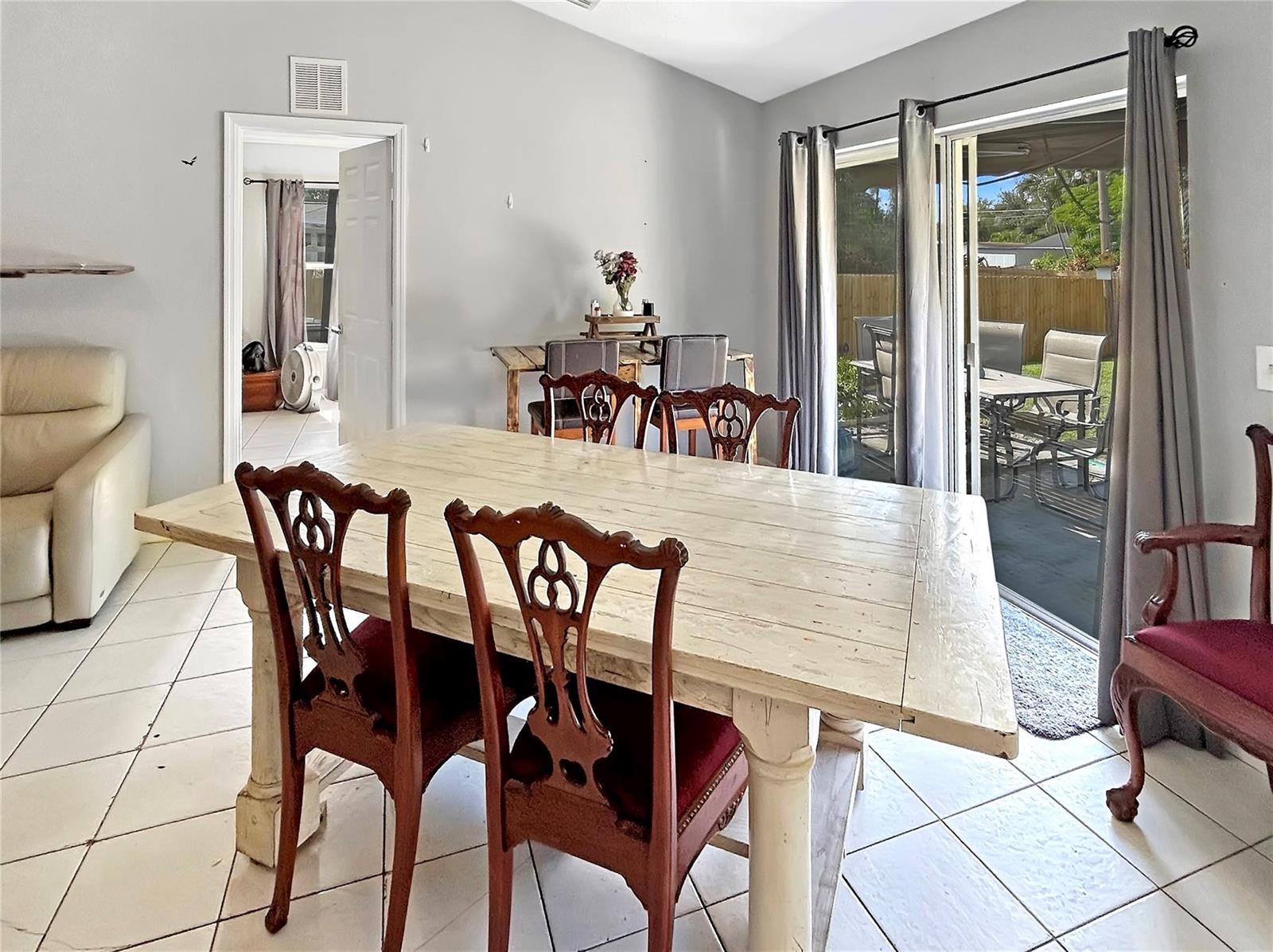 3043 3 / 2 1182 sq. ft. $ 2025-12-20 0 foto