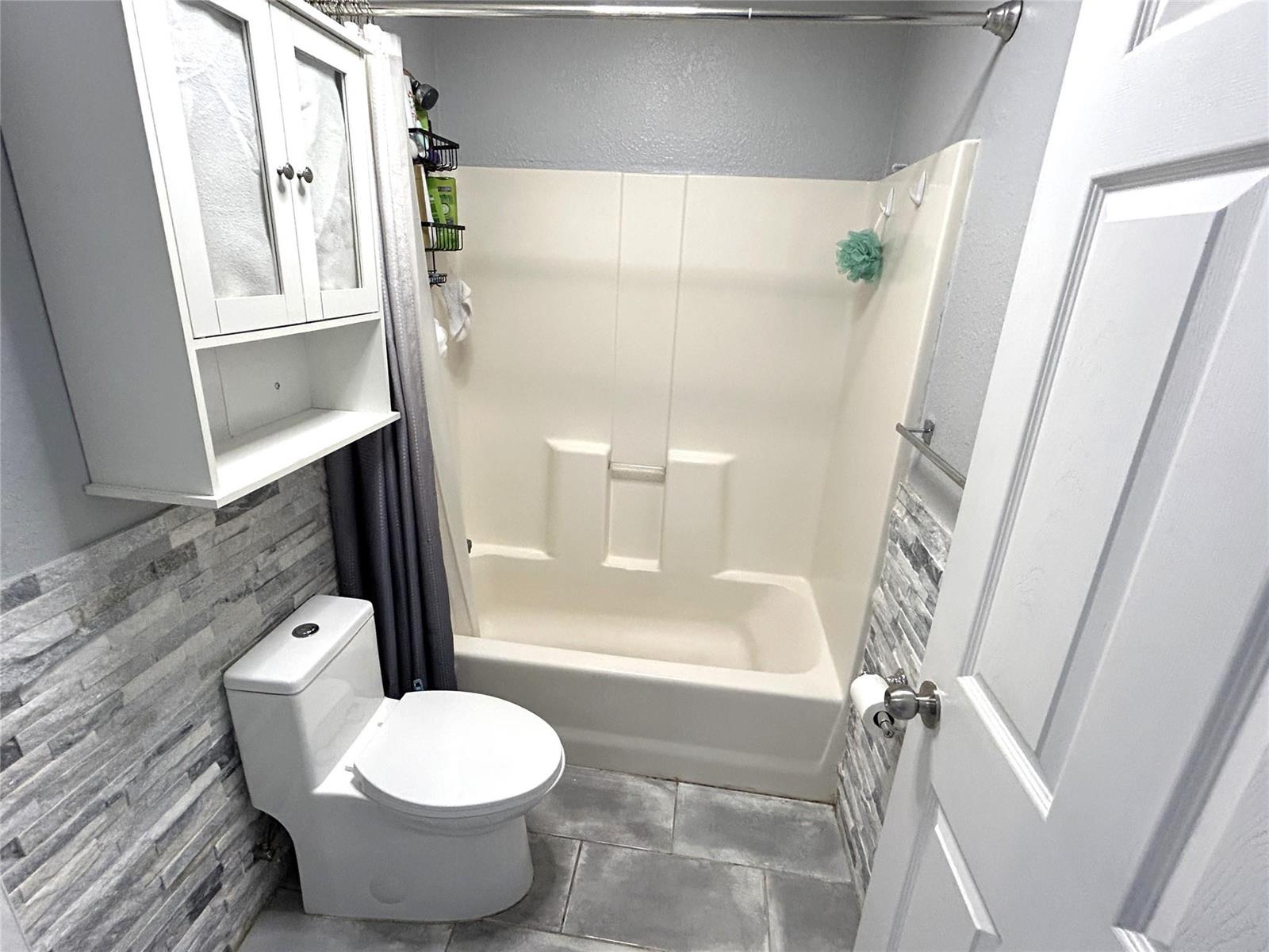 3043 3 / 2 1182 sq. ft. $ 2025-12-20 0 foto