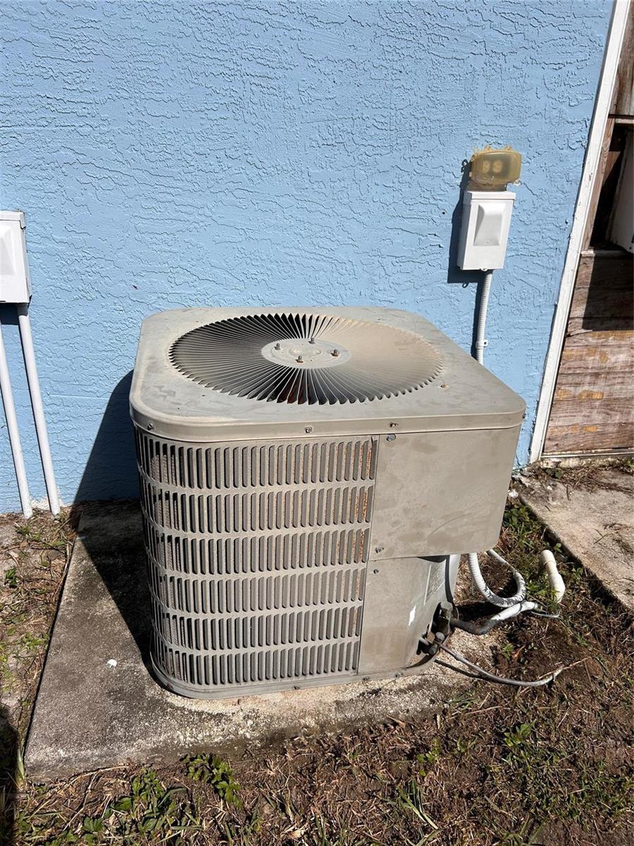 3043 3 / 2 1182 sq. ft. $ 2025-12-20 0 foto