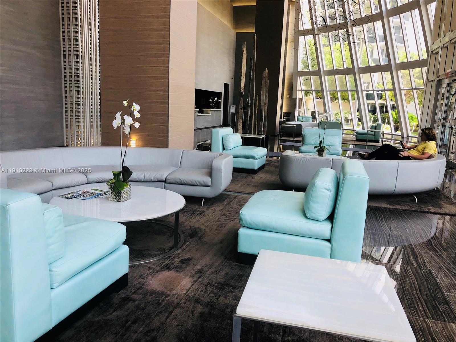 Ver detalles 3605 1 / 1 811 sq. ft. $ 2025-11-07 0 foto