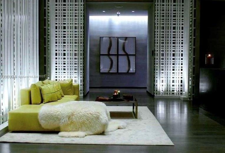 Ver detalles 3605 1 / 1 811 sq. ft. $ 2025-11-07 0 foto