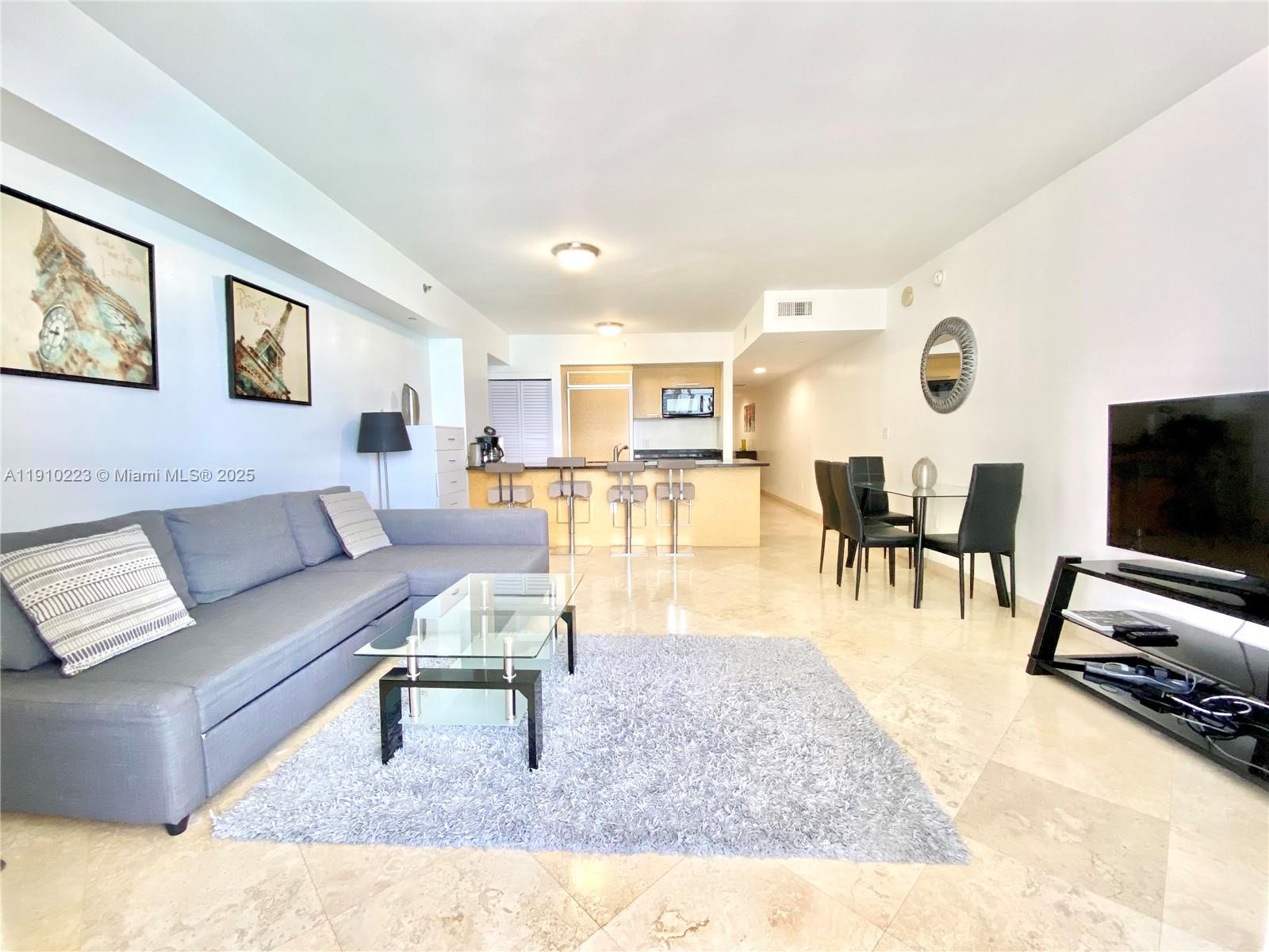 Ver detalles 3605 1 / 1 811 sq. ft. $ 2025-11-07 0 foto