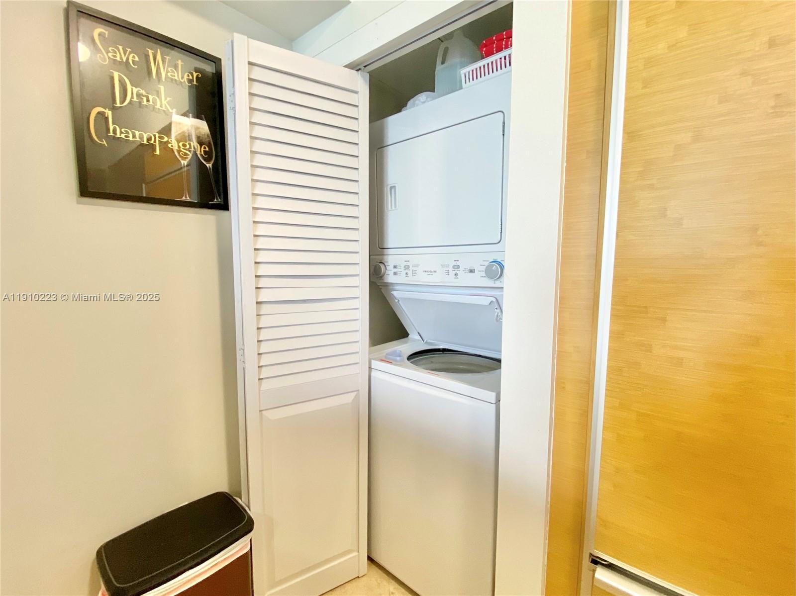 Ver detalles 3605 1 / 1 811 sq. ft. $ 2025-11-07 0 foto