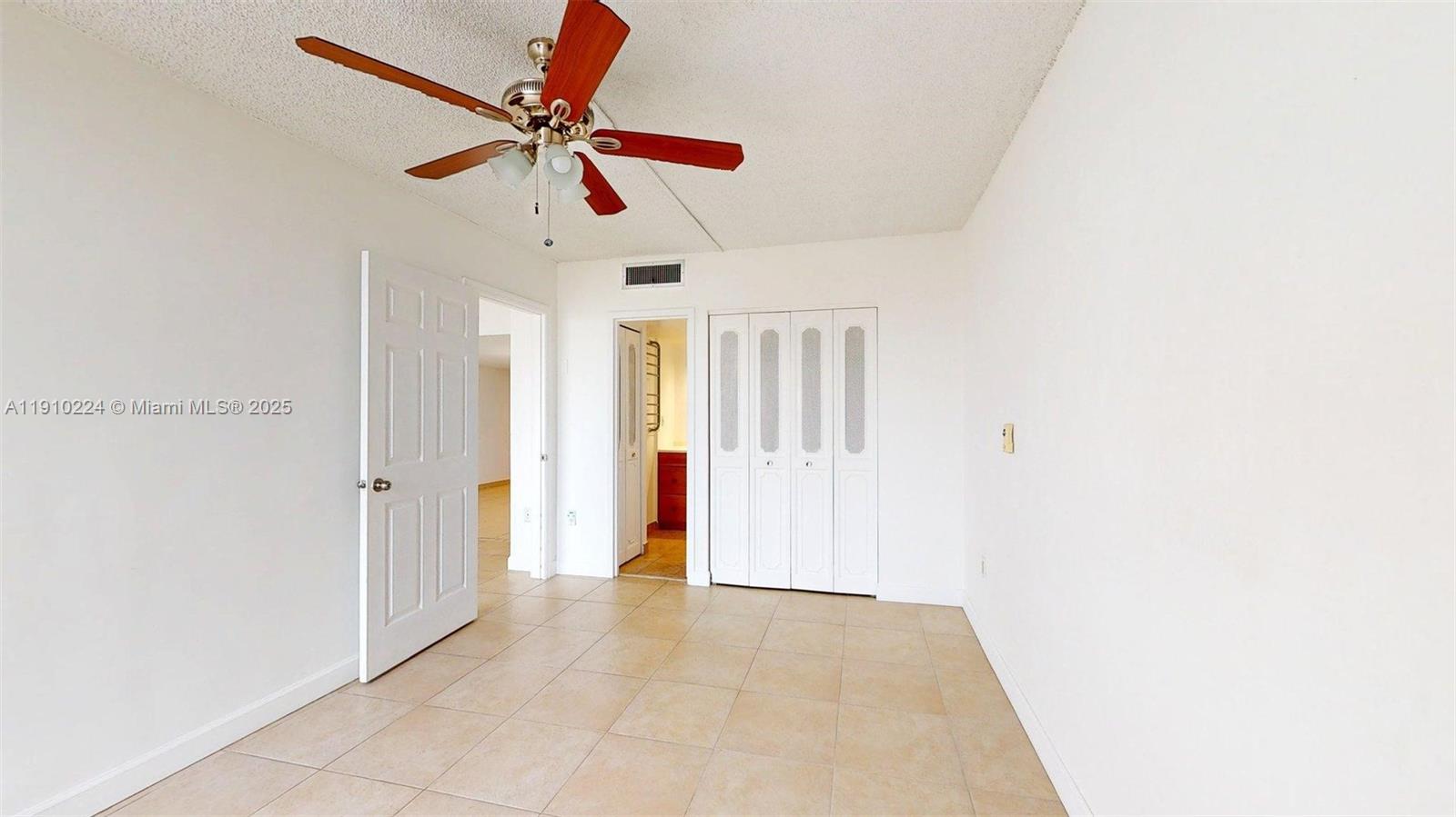 Photo of 3675 Country Club Dr #1610, Aventura, Florida, 33180 -