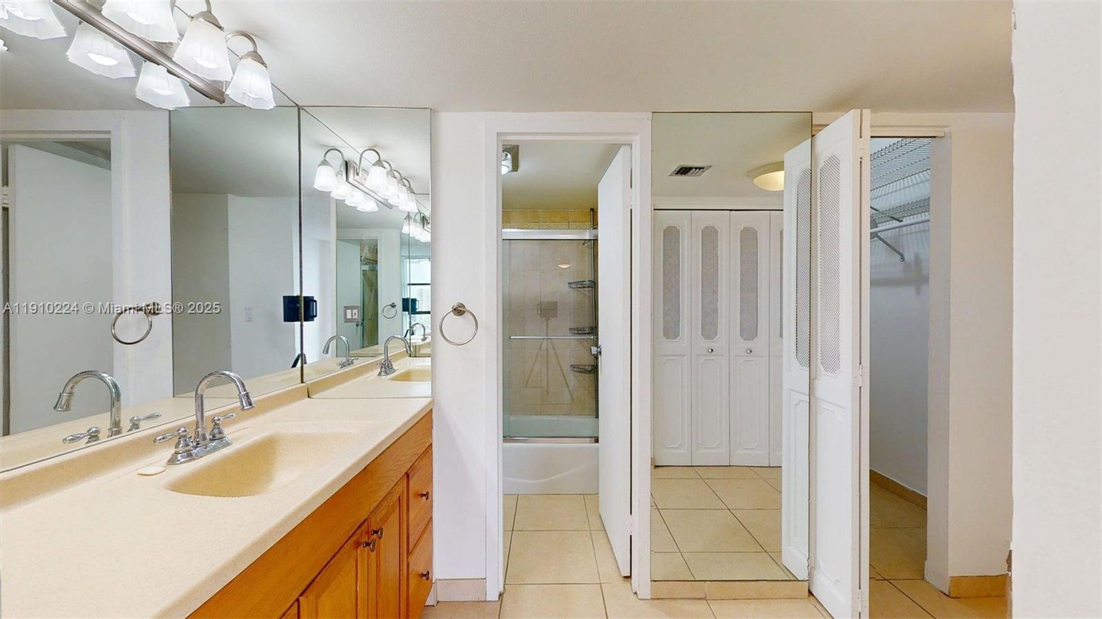 Photo of 3675 Country Club Dr #1610, Aventura, Florida, 33180 -