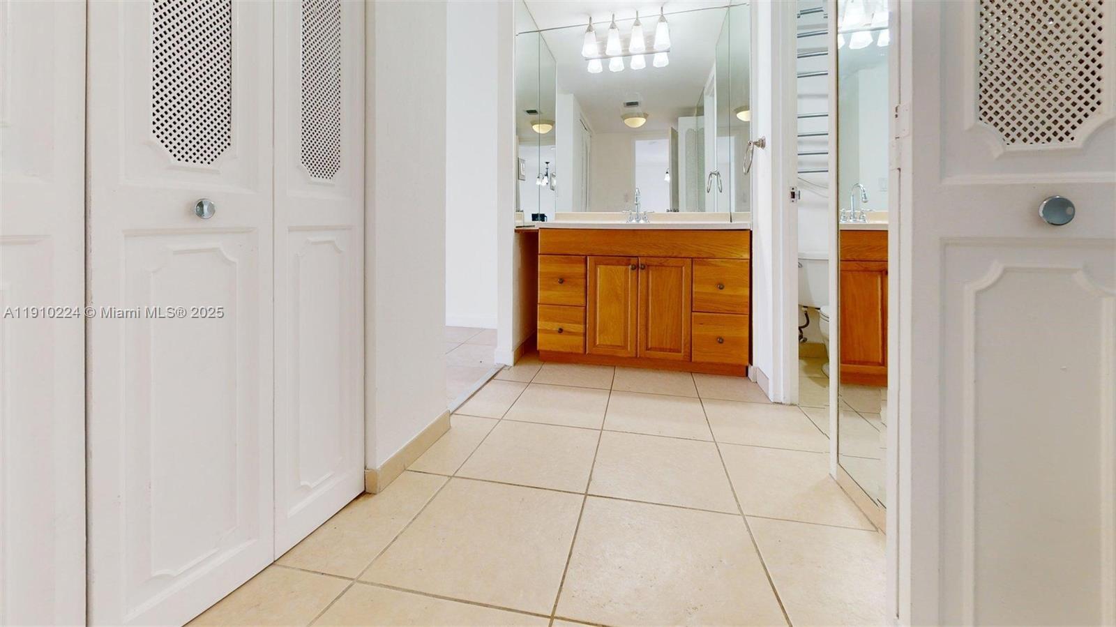 Photo of 3675 Country Club Dr #1610, Aventura, Florida, 33180 -