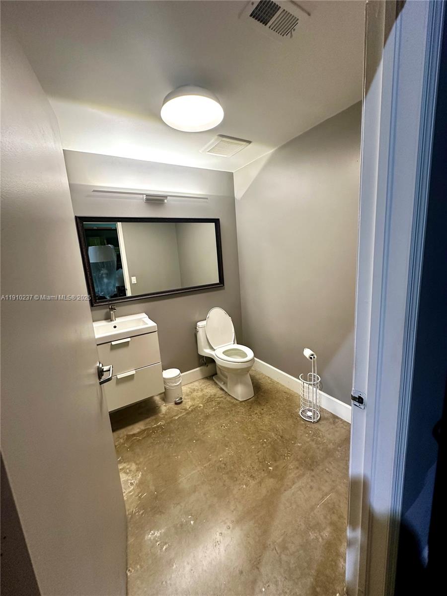 Подробнее 4 / кв.футов $ 2025-11-07 0 Фото