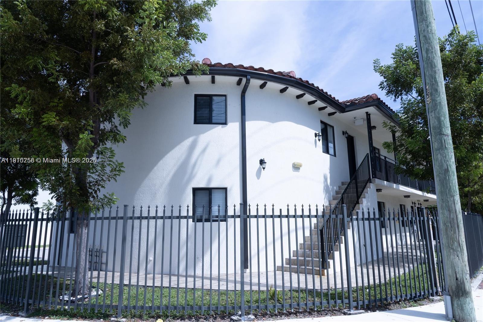 Подробнее / кв.футов $ 2025-11-07 0 Фото