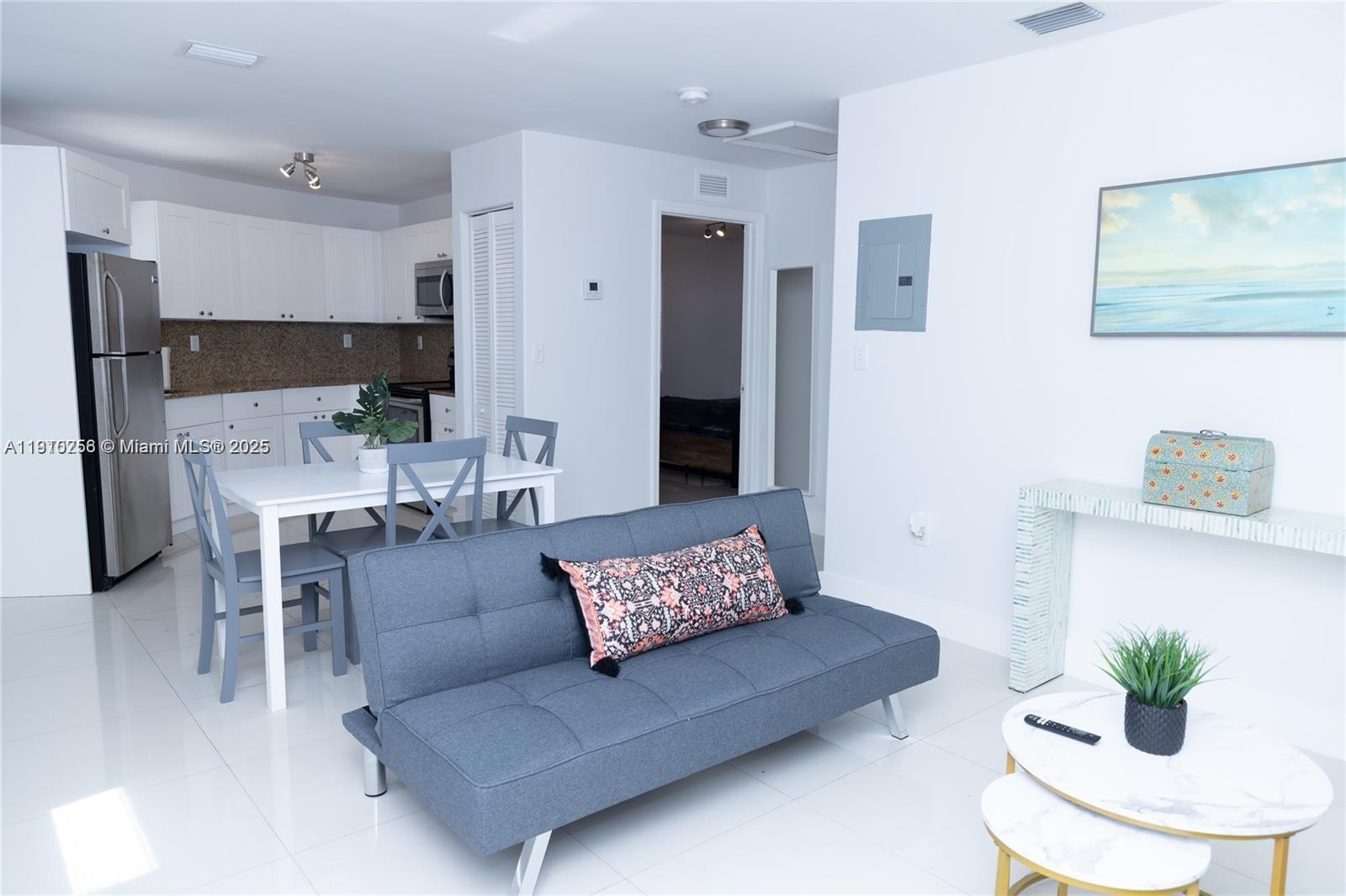 Подробнее / кв.футов $ 2025-11-07 0 Фото