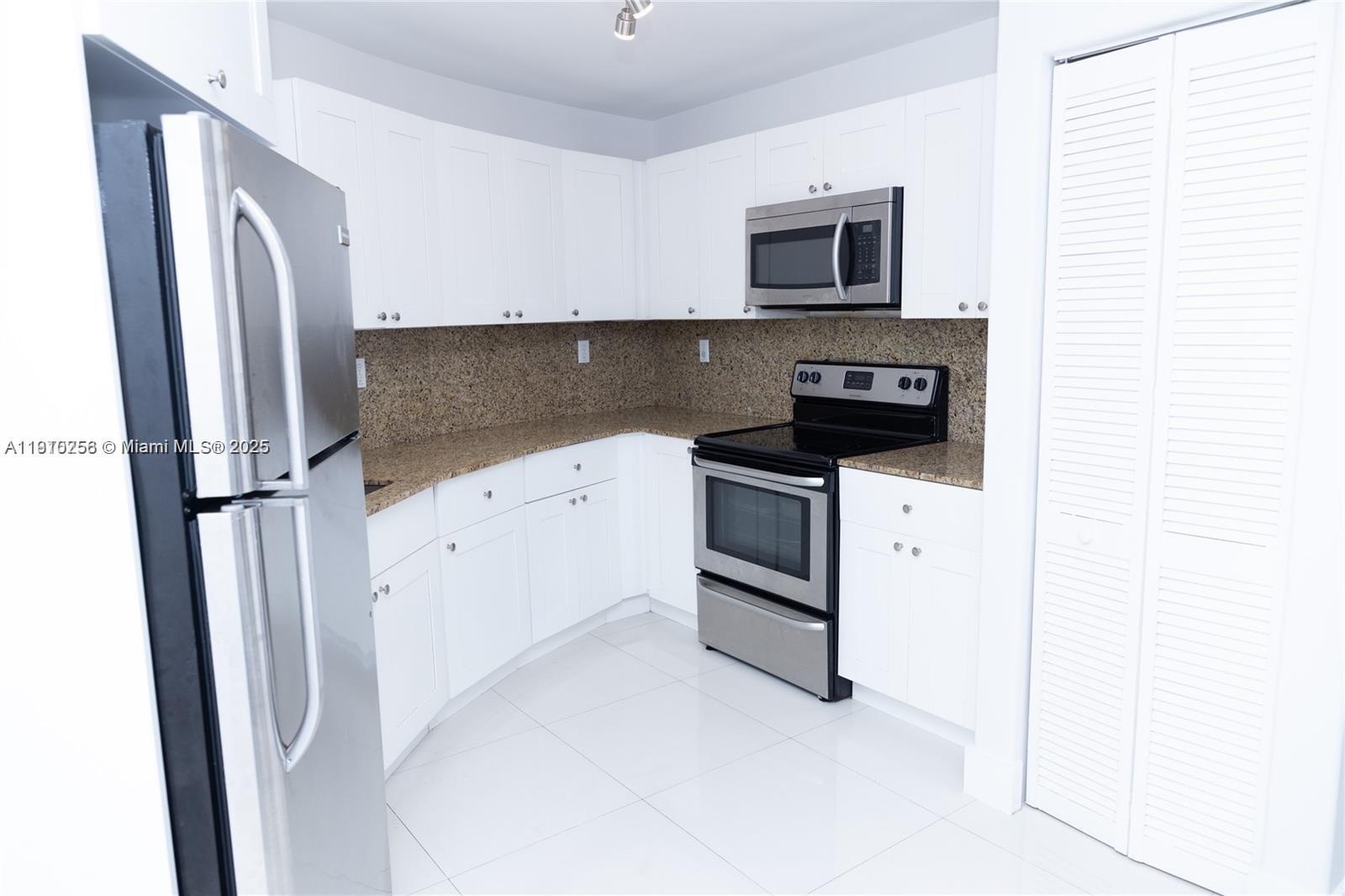 Подробнее / кв.футов $ 2025-11-07 0 Фото