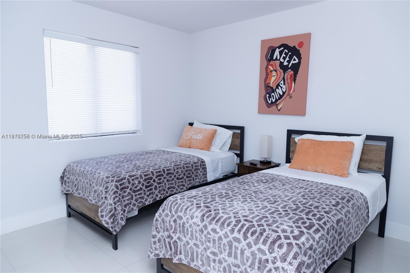 Подробнее / кв.футов $ 2025-11-07 0 Фото