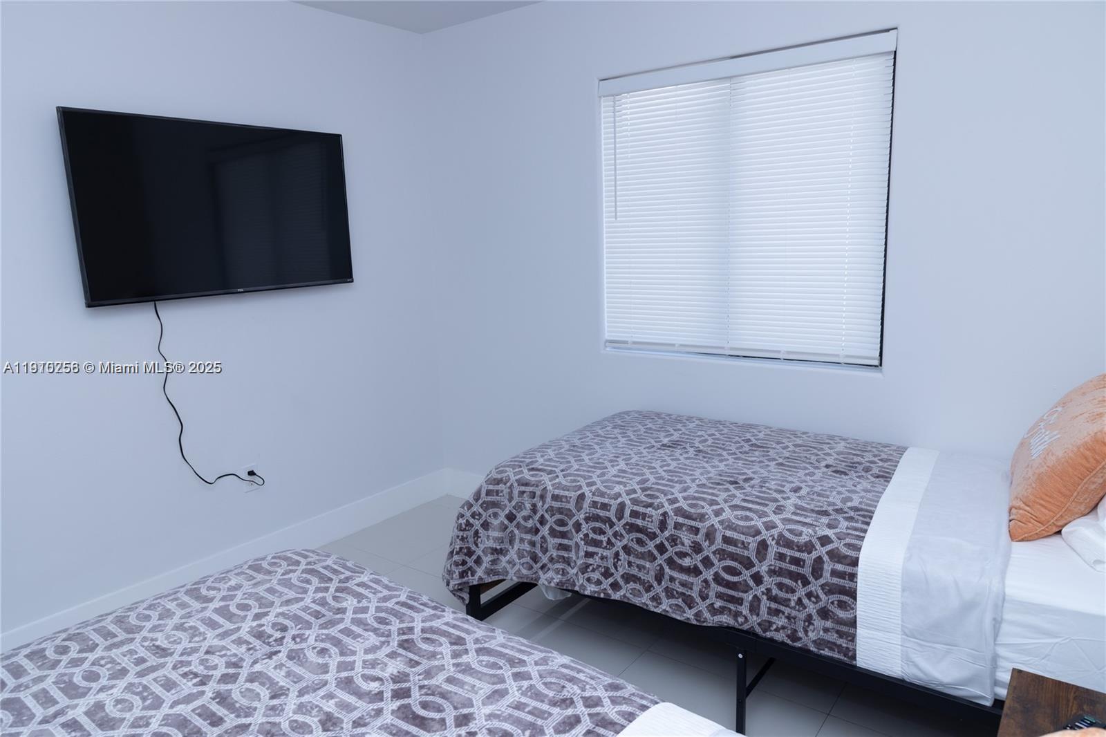 Подробнее / кв.футов $ 2025-11-07 0 Фото