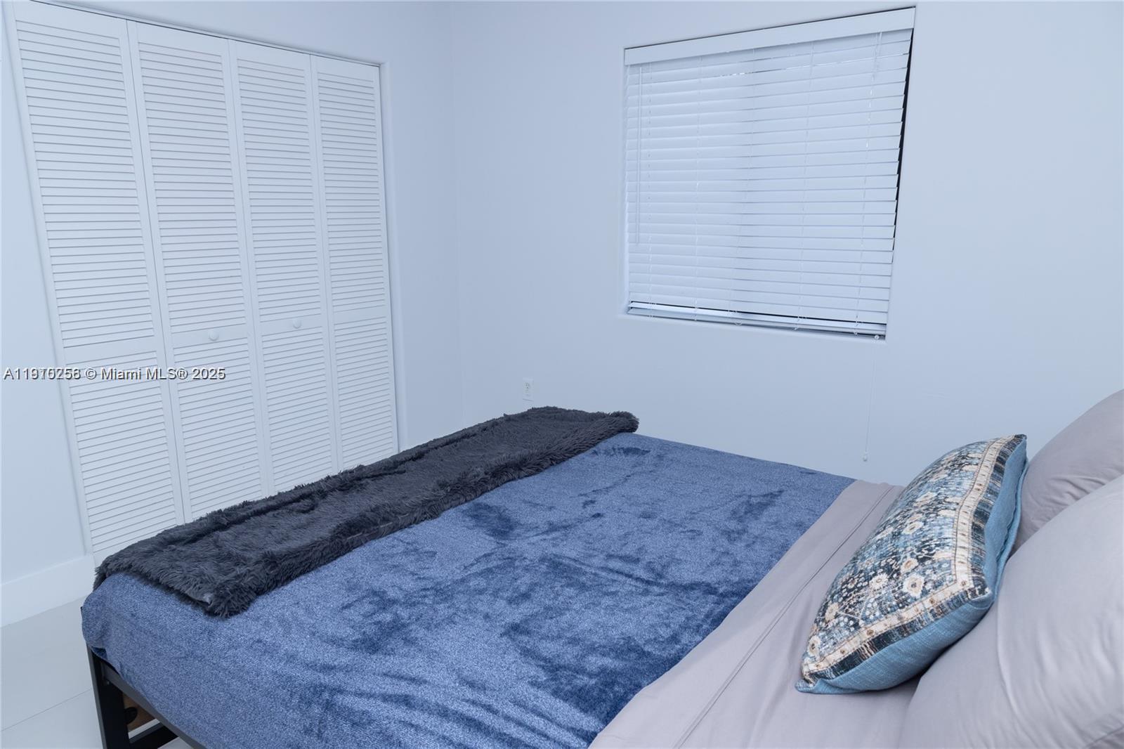 Подробнее / кв.футов $ 2025-11-07 0 Фото