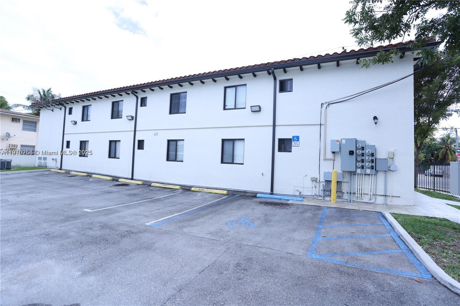 Подробнее / кв.футов $ 2025-11-07 0 Фото