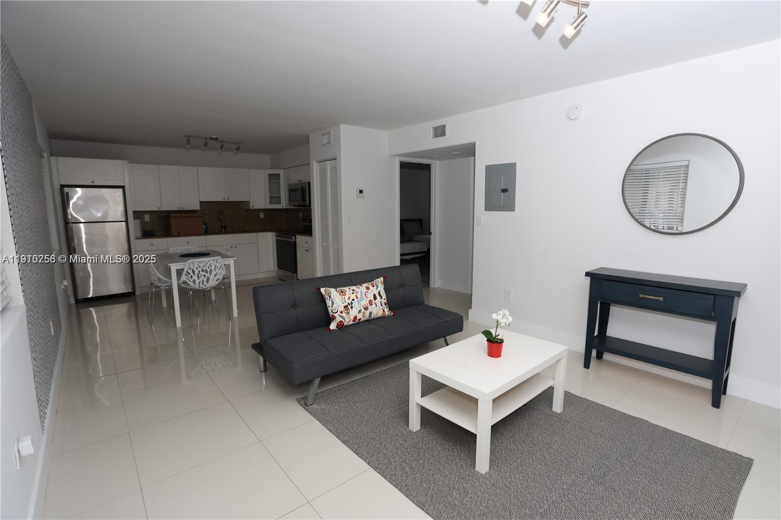 Подробнее / кв.футов $ 2025-11-07 0 Фото