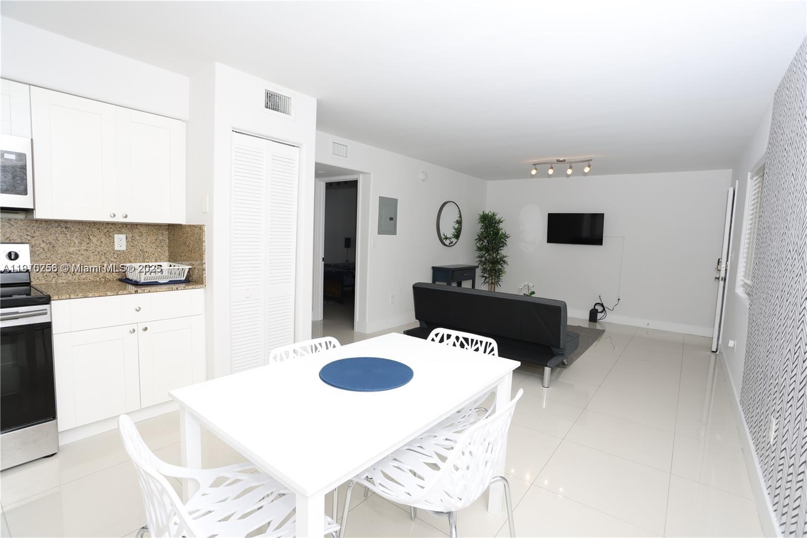 Подробнее / кв.футов $ 2025-11-07 0 Фото