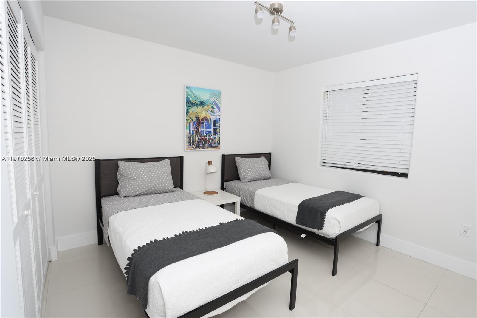 Подробнее / кв.футов $ 2025-11-07 0 Фото