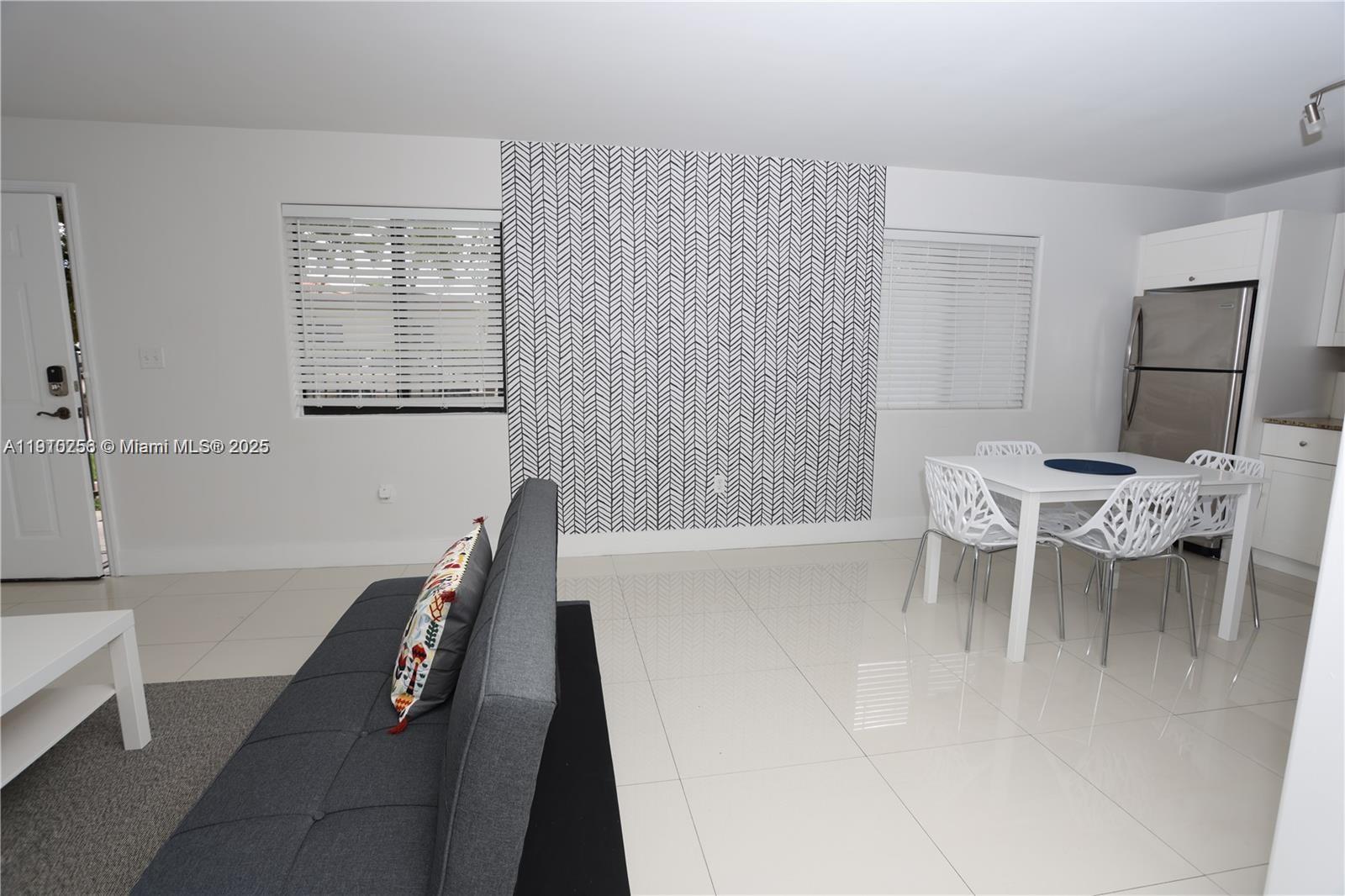 Подробнее / кв.футов $ 2025-11-07 0 Фото