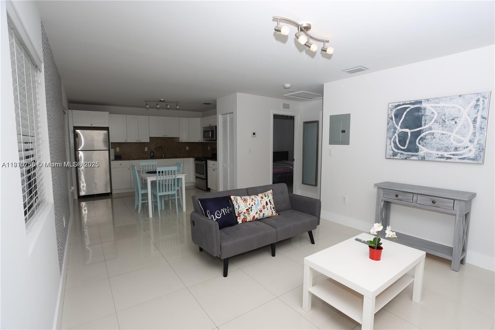 Подробнее / кв.футов $ 2025-11-07 0 Фото