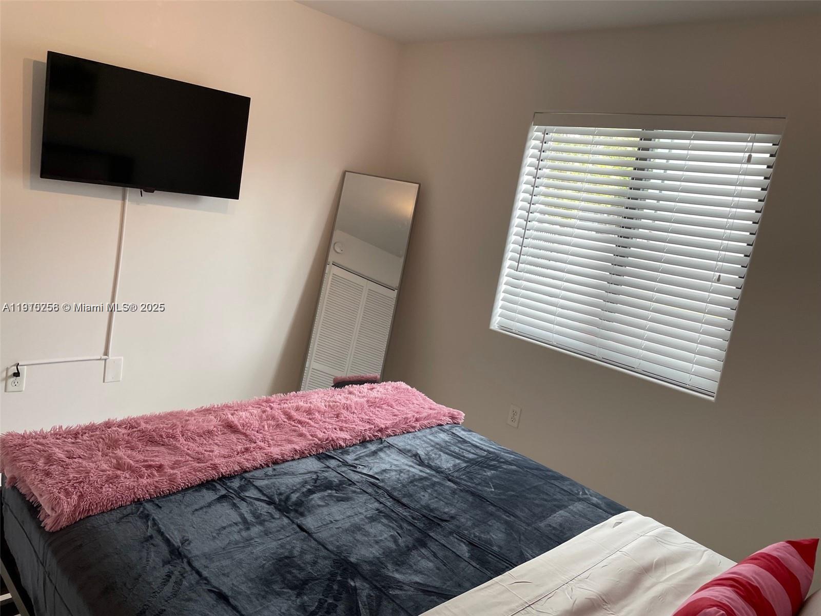 Подробнее / кв.футов $ 2025-11-07 0 Фото