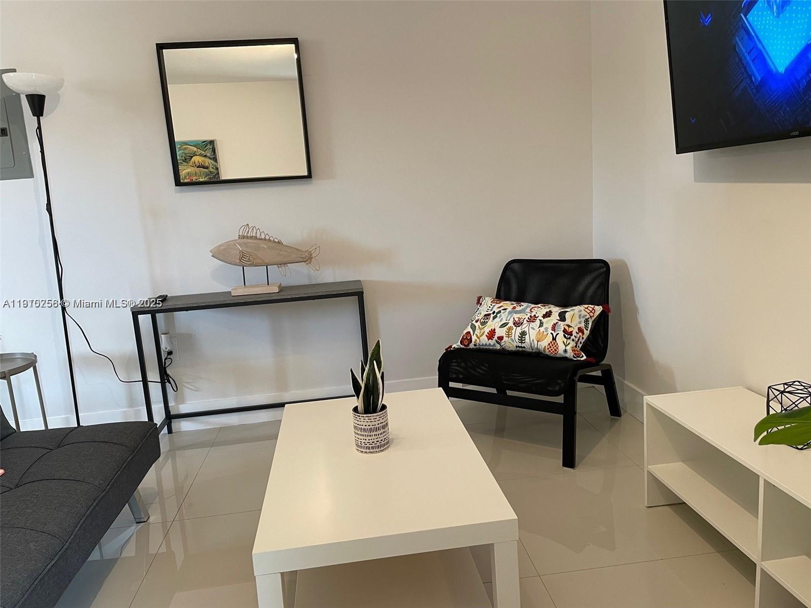 Подробнее / кв.футов $ 2025-11-07 0 Фото