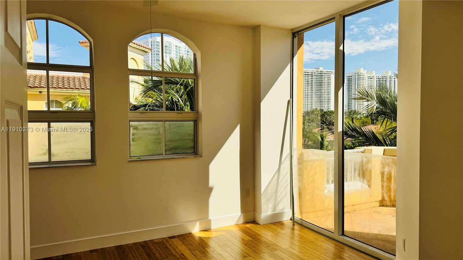 Photo of 3001 185th St  #431, Aventura, Florida, 33180 - 