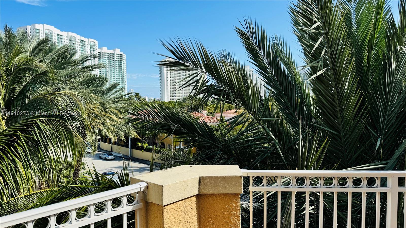 Photo of 3001 185th St  #431, Aventura, Florida, 33180 - 