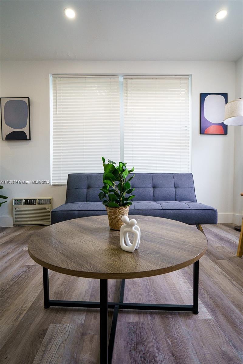   /   sq. ft. $ 2025-11-07 0 Photo