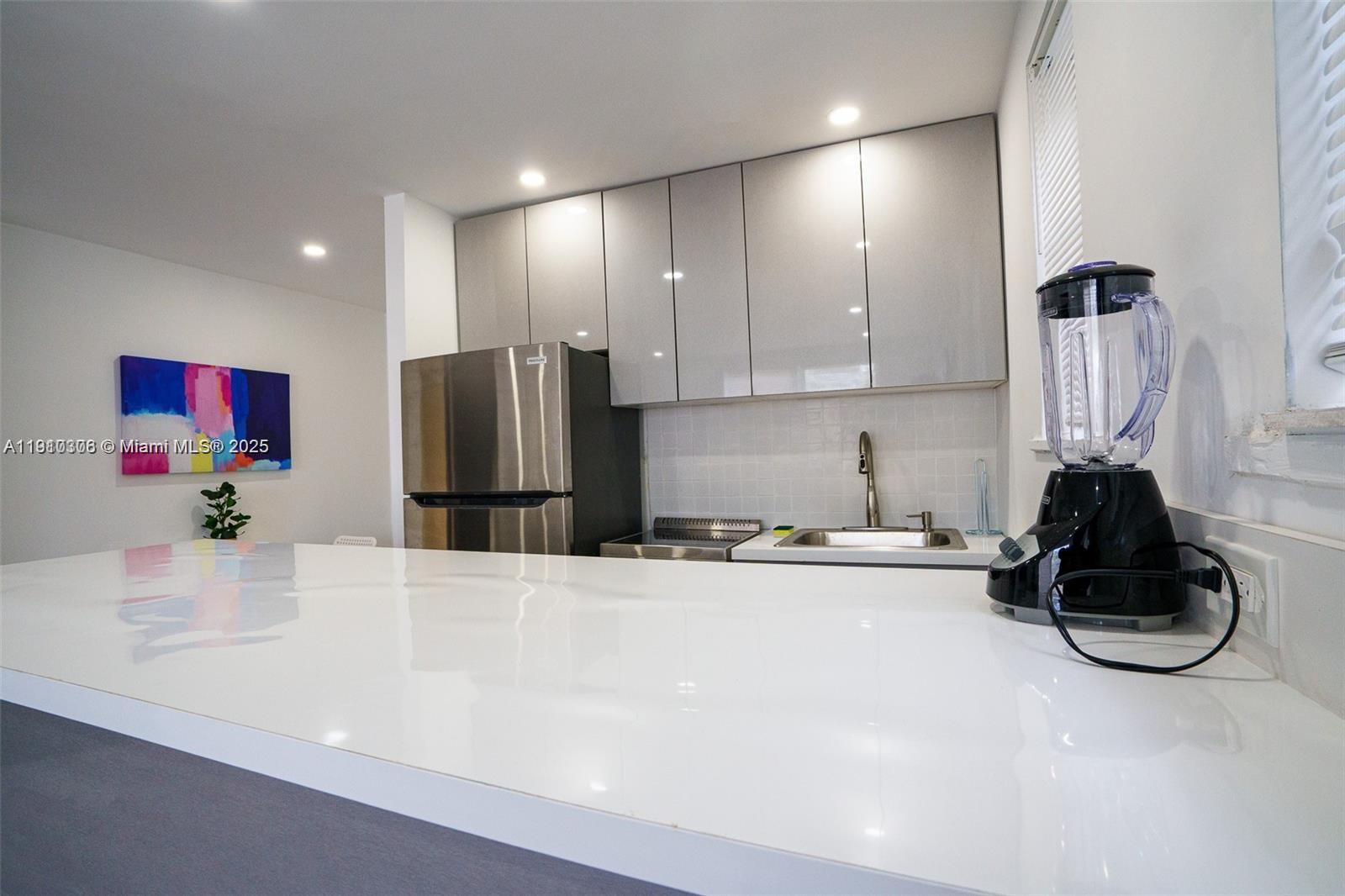   /   sq. ft. $ 2025-11-07 0 Photo