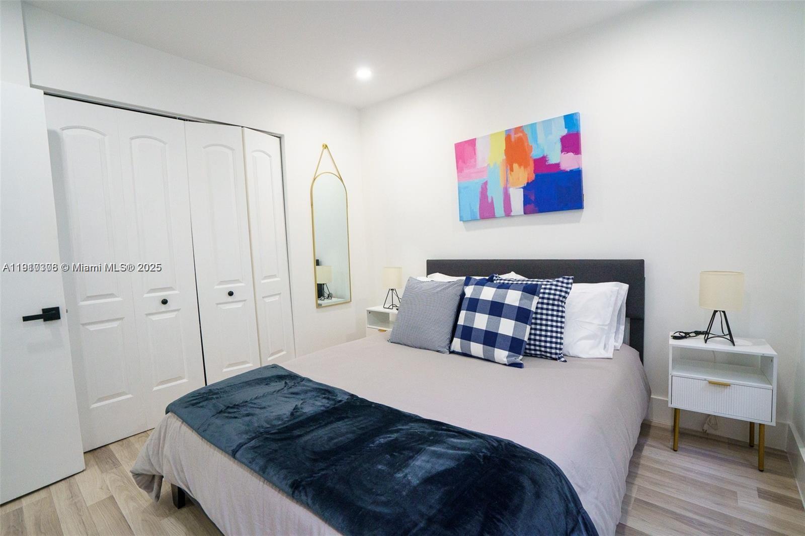   /   sq. ft. $ 2025-11-07 0 Photo