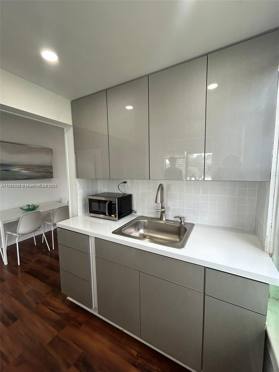   /   sq. ft. $ 2025-11-07 0 Photo