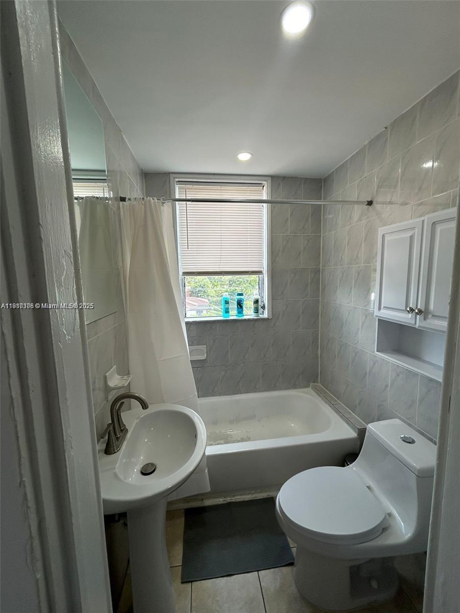   /   sq. ft. $ 2025-11-07 0 Photo