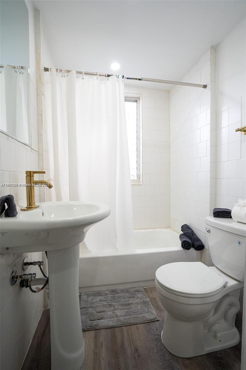   /   sq. ft. $ 2025-11-07 0 Photo