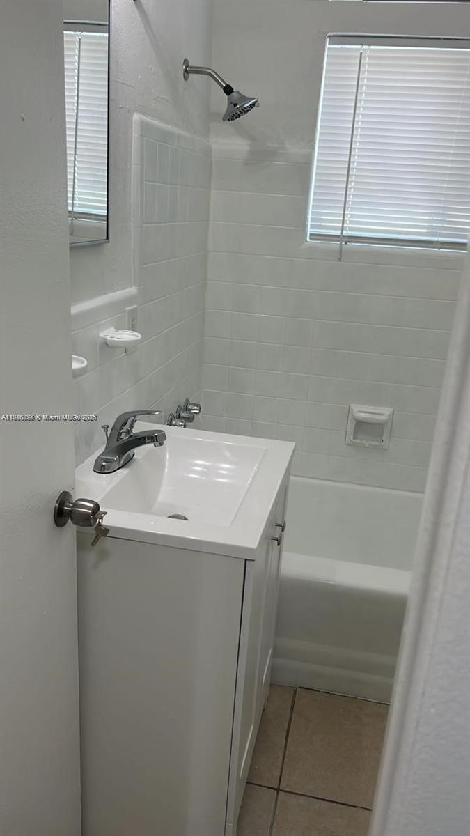   /   sq. ft. $ 2025-11-07 0 Photo